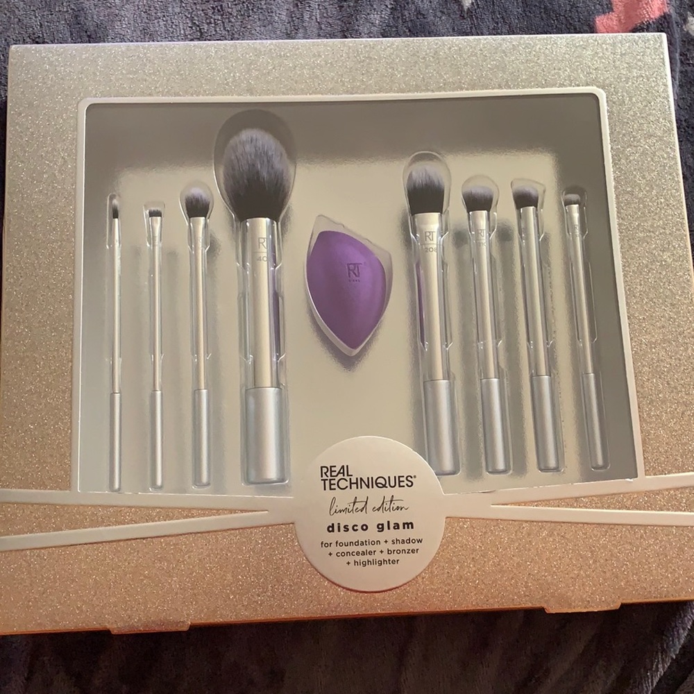 Makeup brushes